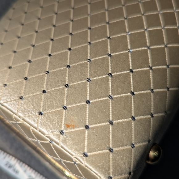 VINTAGE Diamond Pattern Handbag - Picture 8 of 8